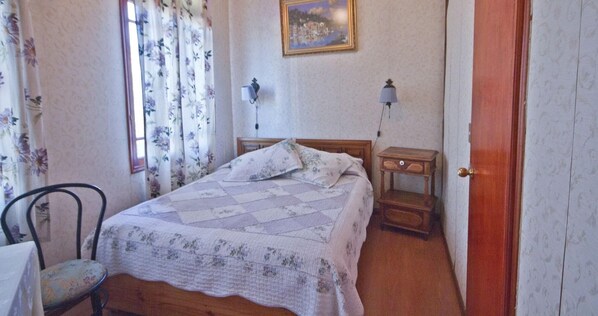 Unclassified image, 1 of 123, button - Hotel Brighton (Valparaiso)