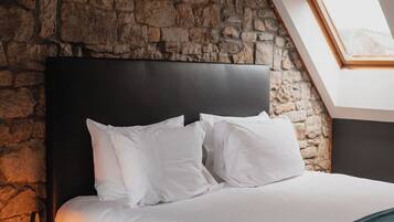 Schreibtisch, laptopgeeigneter Arbeitsplatz, VerdunkelungsvorhÀnge