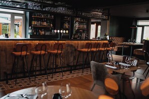 Bar (en el alojamiento)