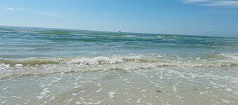 Sunshine, Sunsets and Sand - Just 3 minutes away!