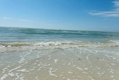 Sunshine, Sunsets and Sand - Just 3 minutes away!