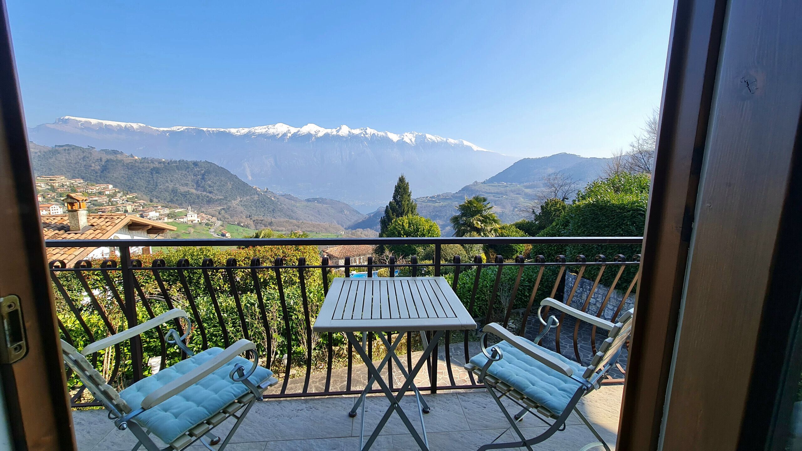 تناول الطعام بالخارج