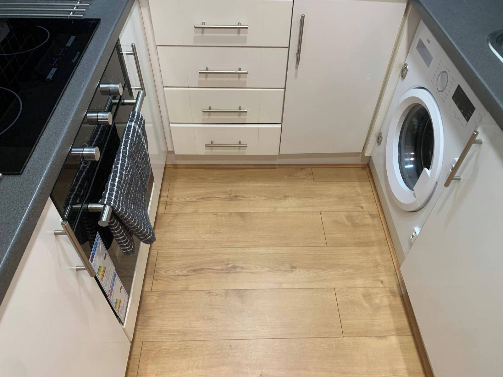 Apartment | Private kitchen | Fridge, microwave, oven, stovetop