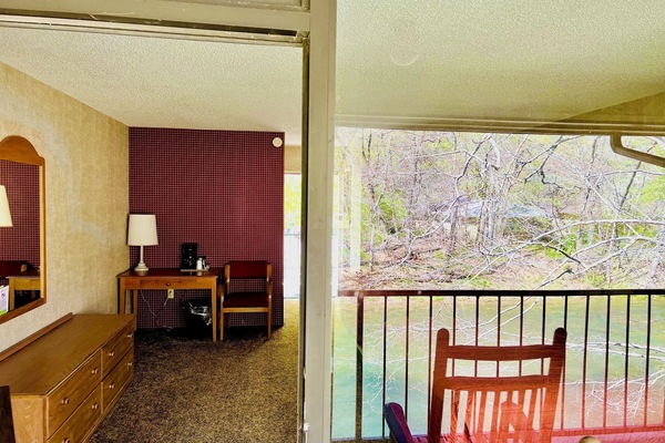 Habitación doble, balcón, vista al río | Wifi gratis