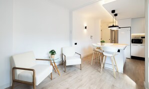 Apartamento (2 Bedrooms) | Área de estar