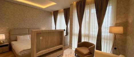 1 bedroom, desk, iron/ironing board, WiFi
