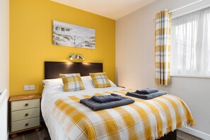 2 bedrooms, free WiFi, bed sheets - Bramble Cottage - Dog Friendly Cottage, Hot Tub (Begelly)