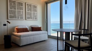 1 bedroom, premium bedding, down duvets, minibar