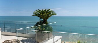 佩薩羅歌劇套房飯店