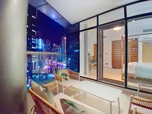 1 slaapkamer, een strijkplank/strijkijzer, gratis wifi, beddengoed