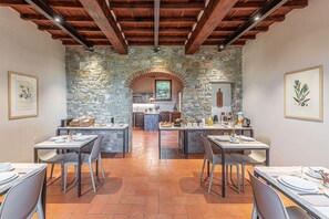 Petit déjeuner buffet compris tous les jours