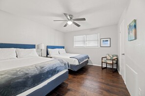 5 chambres, fer et planche à repasser, Wi-Fi, draps fournis