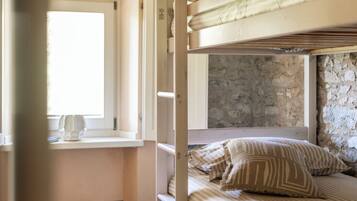6 camere, ferro/asse da stiro, Wi-Fi gratuito, lenzuola