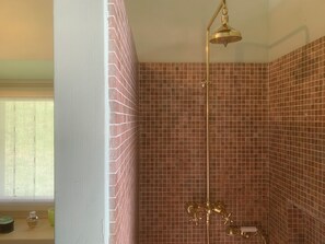 Shower, hair dryer, bidet, towels - BORGO PARADISO - Charming 6-bedroom, 18 guests mas immersed in 15 acre parkland (Tignale)