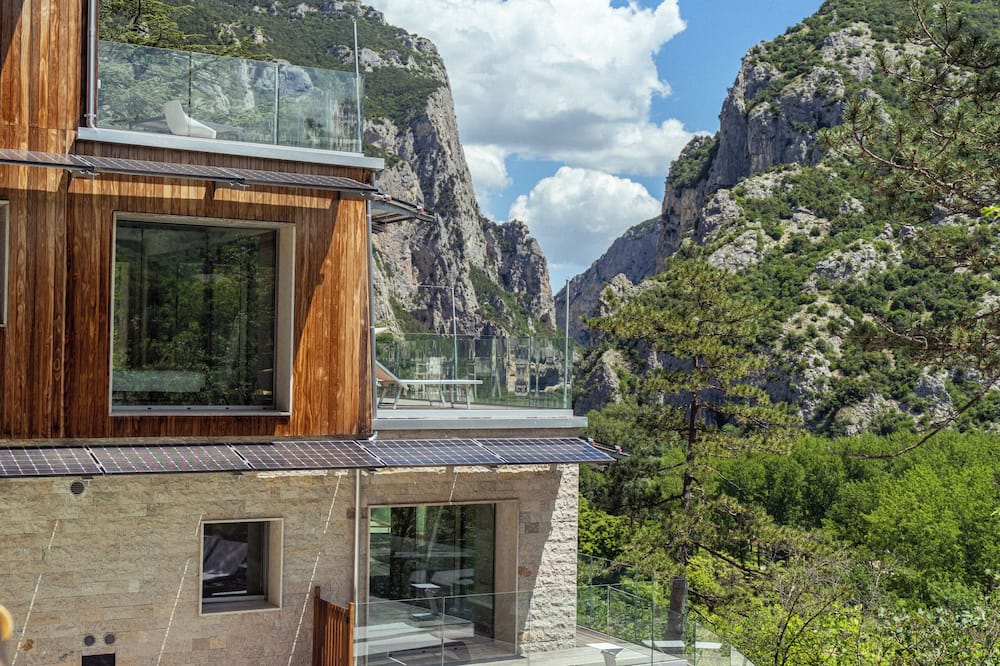 LA FORESTALE Luxury Ecolodge