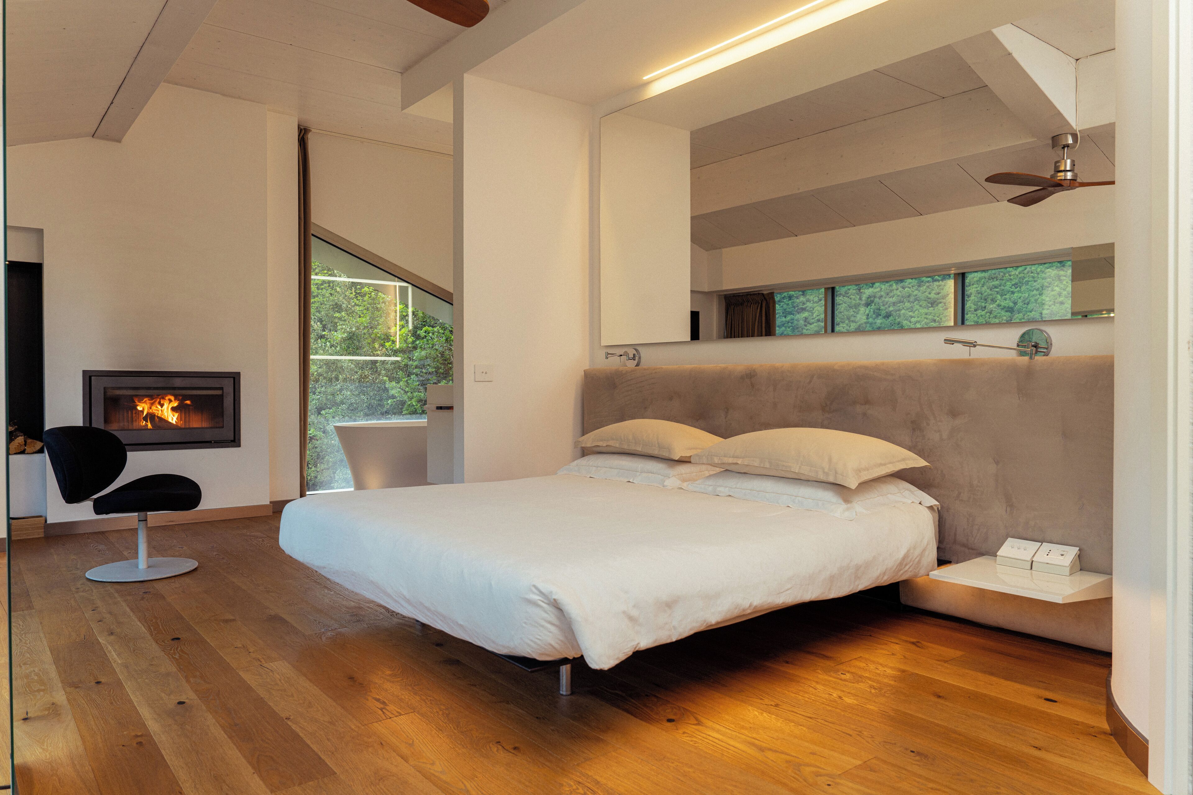 Royal Suite, Mountain View | Soundproofing, free WiFi, wheelchair access