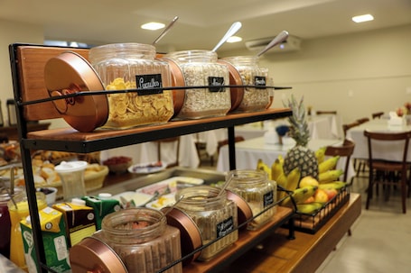 Free daily buffet breakfast. Hotel Milenio
