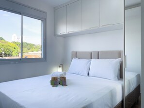 Apartment | Blackout curtains, iron/ironing board, free WiFi, bed sheets - Living in Nova Klabin (Sao Paulo)