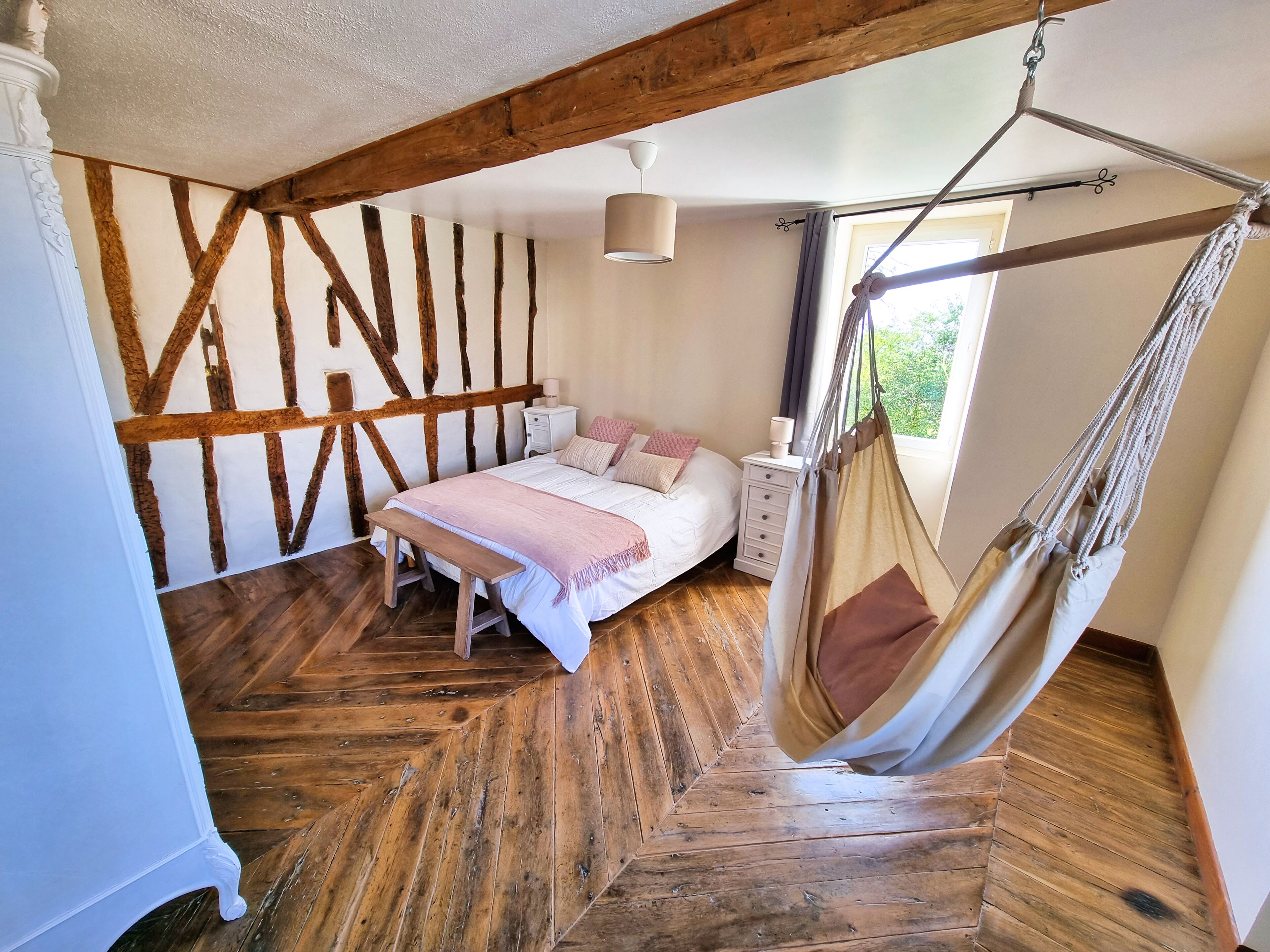 3 soverom, skrivebord, strykejern/-brett og wi-fi (inkludert)