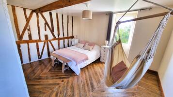 3 soverom, skrivebord, strykejern/-brett og wi-fi (inkludert)