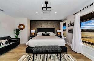 7 Drover | Individually decorated, individually furnished, desk, laptop workspace