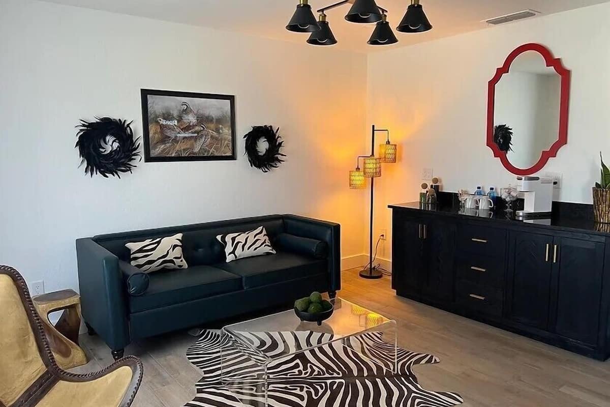 3 Limit | Living area