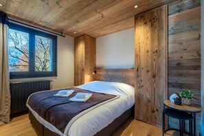 4 bedrooms, WiFi, bed sheets