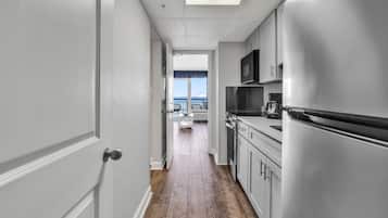 Signature Condo, 1 Bedroom, Non Smoking, Ocean View | Private kitchenette | Microwave, oven, stovetop, coffee/tea maker