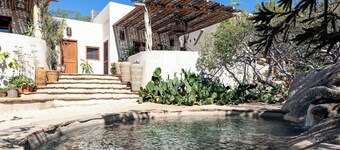 Romantic Getaway! Gated Community, Beach Club, Ocean Views & Private Pool