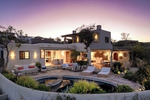 Unclassified image, 4 of 53, button