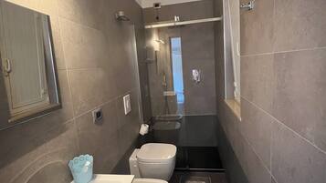 Handtücher, Seife, Toilettenpapier