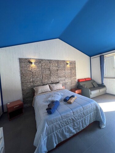 Cozy beach Studio with Terrace & Steps from the Adriatic Sea