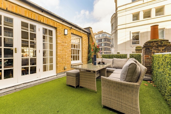House | Outdoor dining - Mayfair 9-bed Townhouse - Sleeps 16, Patio & Ac (London)