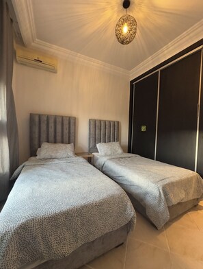 2 bedrooms, iron/ironing board, WiFi, bed sheets - Just 10 minutes from the Jardin Majorel! Lamia's'Apartment (Marrakech)