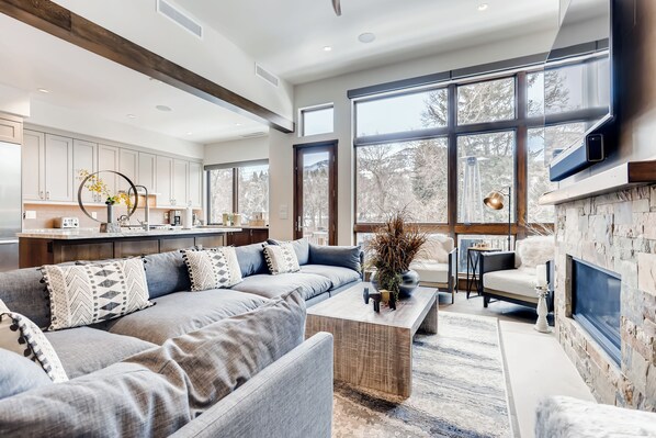 智能電視、壁爐