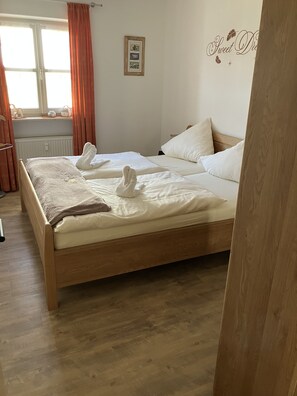 2 bedrooms, iron/ironing board, WiFi, bed sheets