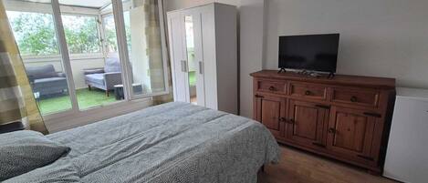 3 chambres, fer et planche à repasser, Wi-Fi gratuit, draps fournis