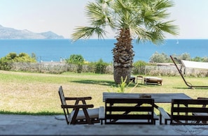 Outdoor dining - Sea view apartment (Methana)