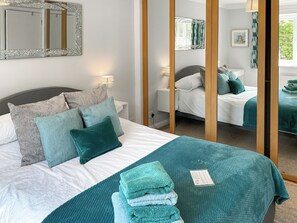 4 bedrooms, free WiFi, bed sheets