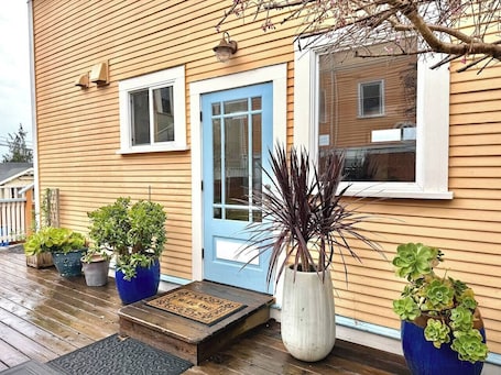 Exterior detail. Historic Downtown Carriage House