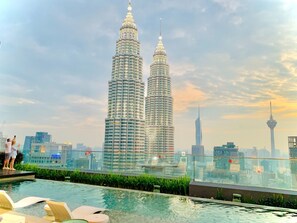 2 outdoor pools - Well-Shaped Suites At STAR KLCC (Kuala Lumpur)