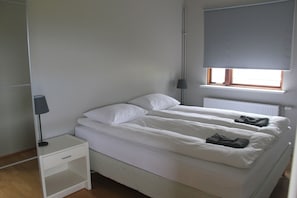 3 Schlafzimmer, Reisekinderbett, kostenloses WLAN, Bettwäsche