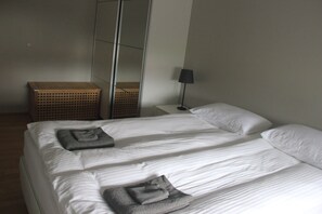 3 Schlafzimmer, Reisekinderbett, kostenloses WLAN, Bettwäsche