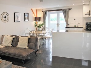 Fireplace - Lovely ground floor cottage near Abergavenny, perfect for a break away. (Abergavenny)