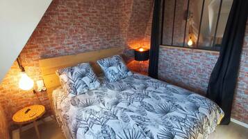 1 bedroom, travel crib, WiFi, bed sheets