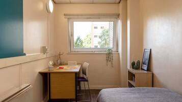 Single Room, 1 Single Bed, Non Smoking, Shared Bathroom | Free WiFi, bed sheets