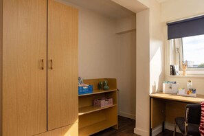 Single Room, Non Smoking, Shared Bathroom | Free WiFi, bed sheets