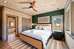 6 bedrooms, free WiFi, bed sheets - Chalet Bellemont: View, Heated Swim Spa, Game Room (Sevierville)