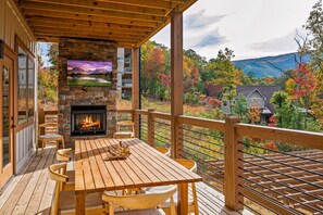 Outdoor dining - Chalet Bellemont: View, Heated Swim Spa, Game Room (Sevierville)