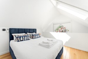 1 bedroom, desk, iron/ironing board, internet